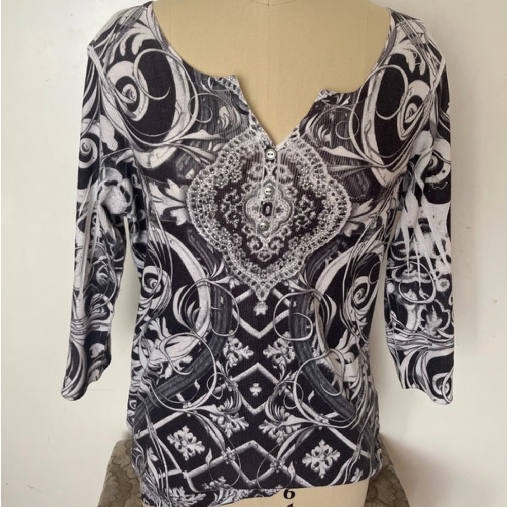 Source Unknown Black & White Ornate Henley Long Sleeve Top